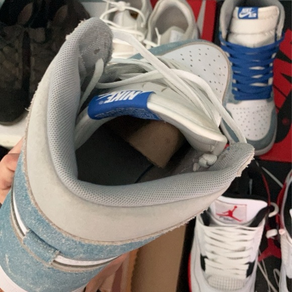 Jordan 1 hyper royal size 10.5 - Picture 2 of 6